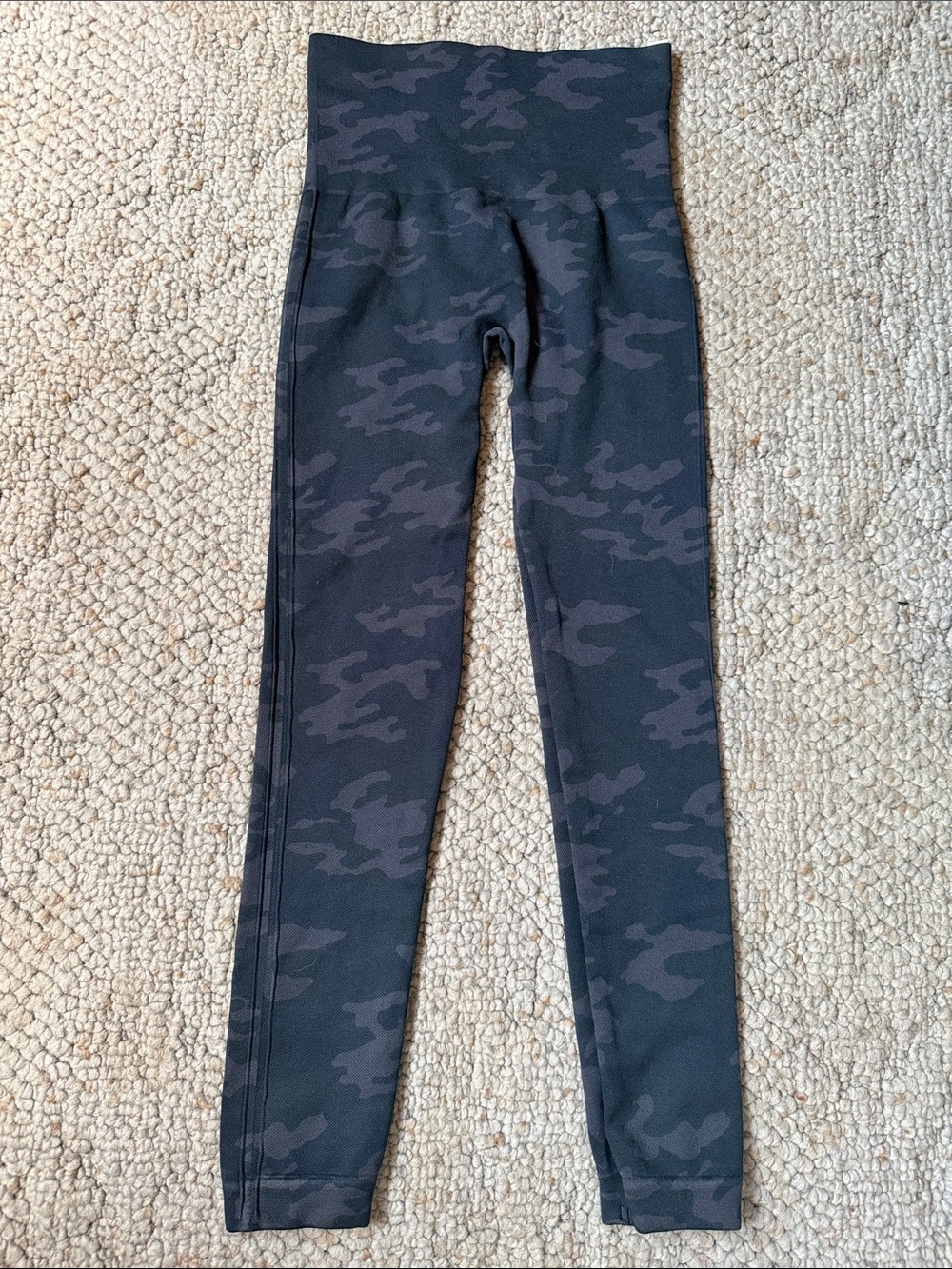 SPANX "Look At Me Now" Seamless Camo Leggings